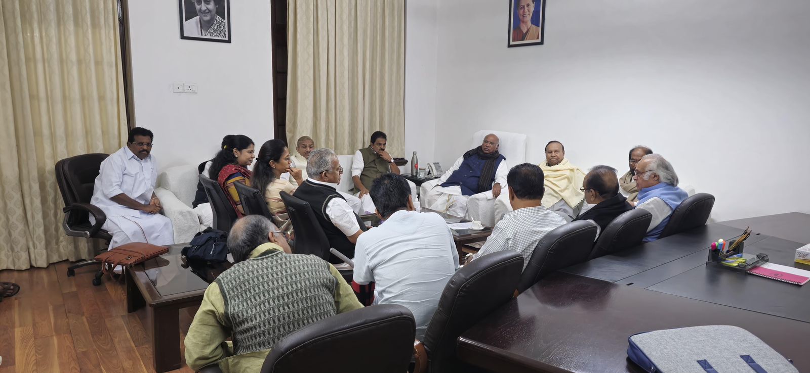 मलिकाअर्जुन खरगे की अध्यक्षता में हुई गठबंधन नेताओं की बैठक