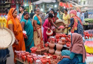 छठ पर 12,000 करोड़ रुपये का व्यापार होने का अनुमान : कैट