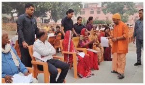 बिना चिंता कराएं उपचार, अस्पताल का खर्चा देगी सरकार : CM योगी