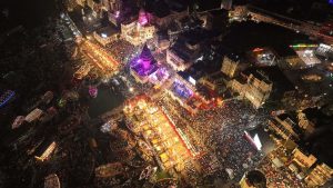 21 लाख दीपों से जगमग हुए काशी के घाट, रंग-बिरंगी रोशनी से घाटों पर की गई सजावट, देखें मनमोहक तस्वीरें