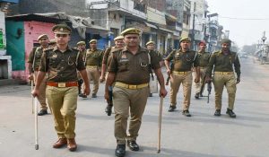 संभल जिला प्रशासन ने बाहरी लोगों के प्रवेश पर 10 दिसंबर तक लगाई रोक