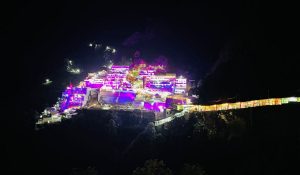 Mata Vaishno Devi : कटरा में व्यापारियों ने किया हड़ताल, न मिलेगी पालकी, न घोड़े… वैष्णो देवी जाने से पहले जान लें ये खबर