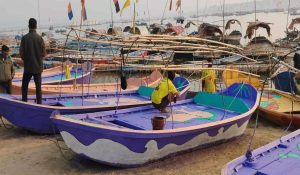 Maha Kumbh 2025 : संगम की नावों पर हो रही चित्रकारी, देगी श्रद्धालुओं को सुखद अनुभव और संदेश