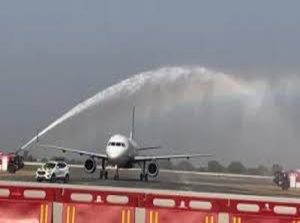 नोएडा एयरपोर्ट पर पहली बार उतरा विमान