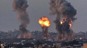 Israel Lebanon War: लेबनान में इजराइल ने फिर किया भीषण हमला, गांव के कई घरों को बनाया निशाना, गिराए बम