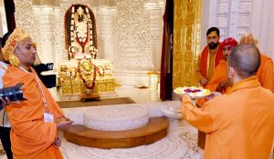 CM Yogi ने श्री रामलला व हनुमानगढ़ी का किया दर्शन-पूजन