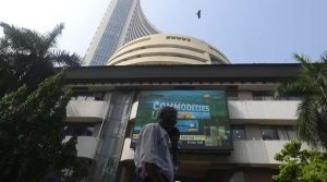 शेयर बाजार के शुरुआती कारोबार दिखा में उतार-चढ़ाव, जानिए Sensex और Nifty के हाल