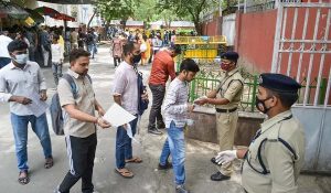कड़ी सुरक्षा व्यवस्था के बीच तमाम जिलों में PCS-Pre परीक्षा शुरू, पुलिस-प्रशासन अलर्ट