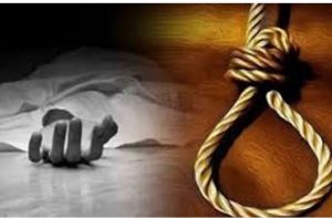 बिहार: बेटे ने गले में फंदा लगाकर की खुदकुशी, मां को आया हार्ट अटैक