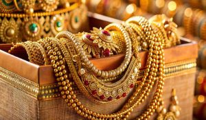 Gold-Silver Price: इतने रुपये महंगा हो गया सोना, चांदी के फिसले रेट, जानें ताज़ा कीमतें