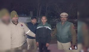 पुलिस ने अवैध हथियार और चोरी की बाइक के साथ दो बदमाशों को किया गिरफ्तार