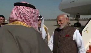 PM Modi Kuwait Visit : 2 दिवसीय यात्रा पर कुवैत पहुंचे PM मोदी, हुआ भव्य स्वगात