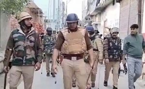 संभल में 13 घरों की हुई तलाशी, 93 पुड़िया स्मैक और अवैध तमंचा बरामद