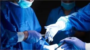 लखनऊ के डॉक्टरों ने सजर्री कर महिला का 15 सेमी बड़ा दुर्लभ पित्ताशय निकाला