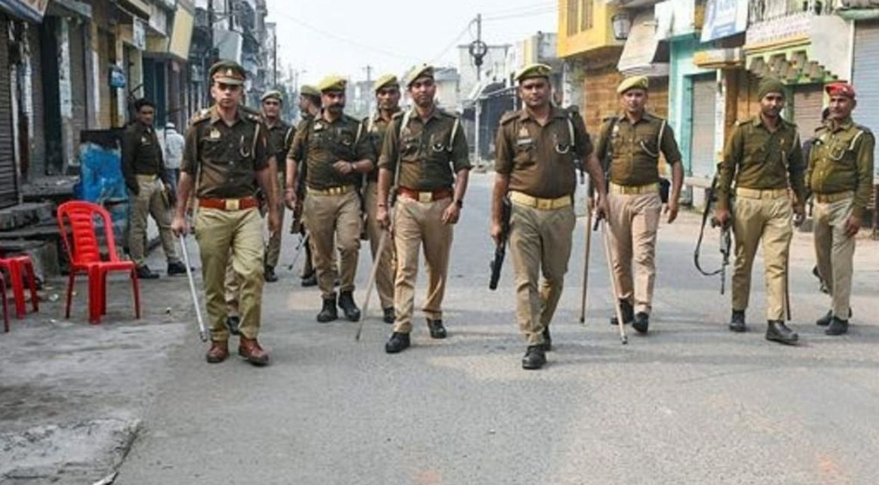 जुमे की नमाज से पहले उत्तर प्रदेश के संभल में सुरक्षा बढ़ाई गई 