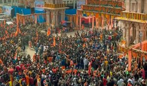 महाशिवरात्रि उत्सव शुरू होते ही अयोध्या में श्रद्धालुओं की भारी भीड़ उमड़ी 