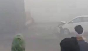 कोहरे की वजह से हुआ बड़ा सड़क हादसा, आपस में टकराए एक साथ 8 वाहन