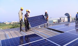 Solar Project : UNHCR ने Zambia में शरणार्थियों की मदद के लिए Solar Project शुरू की