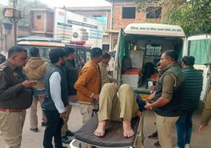 नाबालिग टेंपो चालक ने दो पुलिस अधिकारियों सहित छह लोगों को रौंदा
