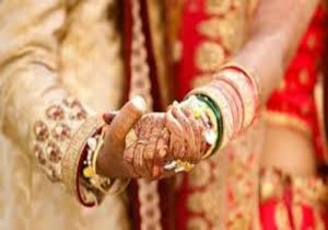 उप्र : दहेज की मांग को लेकर पति ने बेचे पत्नी के गहने: केस दर्ज
