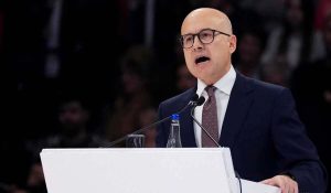 Serbia : एक साल पहले हुआ था भीषण हादसा, नाराज जनता ने PM को इस्तीफा देने पर किया मजबूर