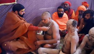 महाकुम्भ में शुरू हुआ ब्रह्मचर्य दीक्षा समारोह, समाज में जाकर धर्म का प्रचार करेंगे ब्रह्मचारी
