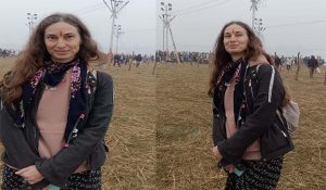महाकुम्भ में गंगा स्नान-तिलक लगा संगम की रेत पर निकली तुर्की से आई पिनार