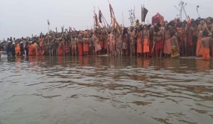 महाकुम्भ के पहले अमृत स्नान में दिखा आस्था का प्रचंड वेग, साधुओं के दर्शन से प्राप्त हुआ पुण्य