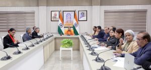 महाकुम्भ में स्वास्थ्य विभाग का दस्ता लगातार करे भ्रमण, पूछे लोगों का हाल: CM YOGI
