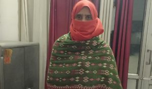 Sambhal Violence : पकड़ी गई पत्थरबाज महिला… पुलिस पर बरसा रही थी ईंटे, Video से हुई पहचान