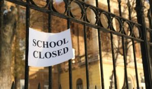 School Holiday : ठंड और कोहरे के कारण फिर बढ़ी स्कूलों की छुट्टियां, अब इस तारीख को खुलेंगे