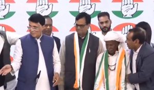 Delhi Assembly Election : माउंटेन मैन के बेटे ने थामा कांग्रेस का दामन, ये बड़े नेता भी पार्टी में हुए शामिल