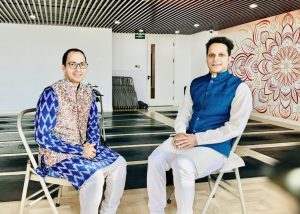 चीन और भारत के लोगों को करीब ला रहा है योग- पेइचिंग में वीयोगा के फाउंडर