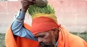 महाकुंभ में अनोखे बाबा, सिर पर उगाई फसल, पर्यावरण संरक्षण का दे रहे संदेश