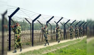 India-Bangladesh Border पर भयंकर विवाद, बॉर्डर पार से फेंके गए गैस बम
