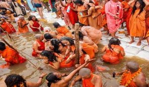100 महला संतों ने ली नागा दीक्षा, खाई ये जरूरी कसमें, पढ़िए…