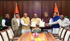 Waqf Bill JPC Report : ओम बिड़ला को सौंप दी गई JPC की रिपोर्ट… विपक्षी दलों ने जताई नाराजगी