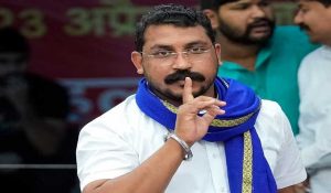 ‘उनको जूते मारे जाने चाहिए’…  BJP नेता रमेश बिधूड़ी के विवादित बयान पर बोले चंद्रशेखर आजाद