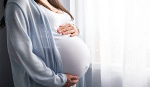 USA में ट्रंप के फैसले से गर्भवतियों में डर, अस्पतालों में बढ़ी भीड़… जानिए क्या है पूरा मामला