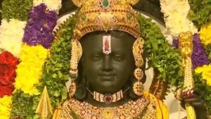 भगवान राम के दर्शन कर भावुक हुए श्रद्धालु, PM मोदी की तारीफ में कही ये बात