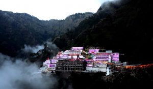 माता वैष्णो देवी मंदिर में 2024 में कितने श्रद्धालुओं ने किया दर्शन, यहां जानिए पूरी संख्या