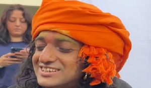 Mahakumbh 2025 : अखाड़े से निकाले जाने के बाद बदला IIT बाबा का अंदाज, लोगों को दिखा नया लुक