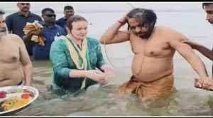 आंध्र प्रदेश के डिप्टी सीएम पवन कल्याण ने किया महाकुंभ स्न्नान, बोले- हम भाषा के तौर पर अलग लेकिन धर्म के रूप में एक