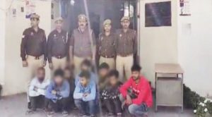 नोएडा पुलिस की बड़ी कार्रवाई, अवैध रूप से रह रहे 8 बांग्लादेशी नागरिकों को किया गिरफ्तार, फर्जी दस्तावेज भी बरामद