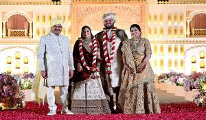 Adani Son Wedding : पारंपरिक रीति-रिवाज के साथ एक-दूजे के हुए Diva और Jeet Adani