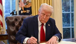 Donald Trump की आव्रजन नीति के कारण जनवरी में सीमा पर गिरफ्तारियों में 39 प्रतिशत की गिरावट