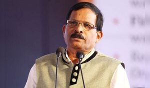 केंद्रीय मंत्री Shripad Naik ने महाकुम्भ में संगम स्नान के बाद की Yogi सरकार की सराहना