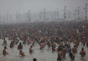 महाकुंभ: आज 80 लाख से ज्यादा श्रद्धालुओं ने लगाई संगम में पवित्र डुबकी