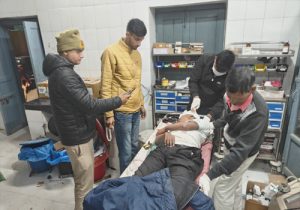 अज्ञत वाहन की टक्कर से मोटरसाइकिल सवार दो चचेरे भाइयों की हुई मौत, तीसरा घायल