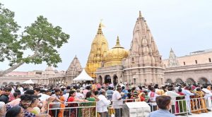 काशी विश्वनाथ मंदिर में श्रद्धालुओं का दान बना रहा हर दिन नया रिकार्ड